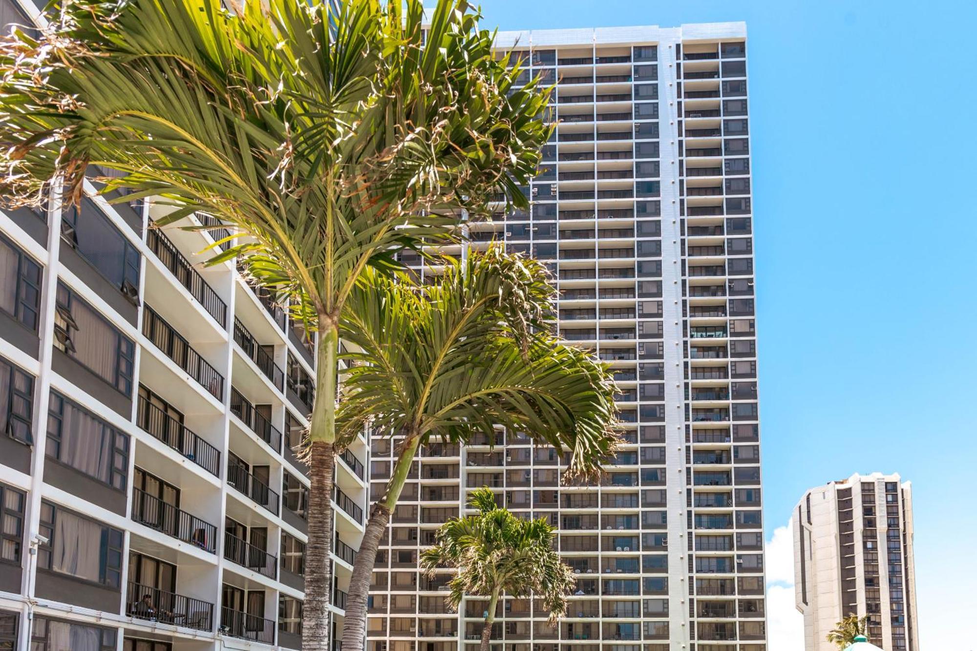 Waikiki Banyan Oasis With Partial Ocean View, 1-Block To Beach, Free Parking Apartment Honolulu Exterior photo